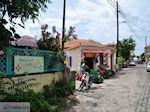 Restaurant Ioannis en Gabi naast de groenteman in Skala Eressos