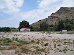 Verlaten voetbalveld Skala Eressos foto 2