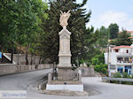 Monument in Antissa op de route Sigri-Anaxos foto 2
