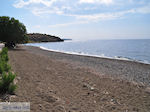 Het zand- kiezelstrand in Eftalou nabij Molyvos foto 3